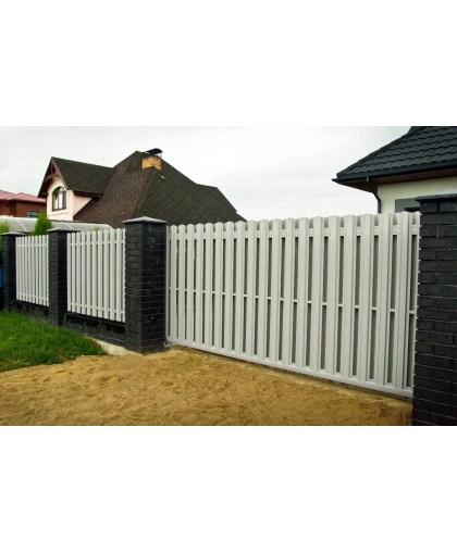 Как сделать забор из металлического евроштакетника: подробное руководство